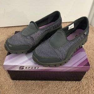 Sketchers. Size 10. Slide in Sneakers